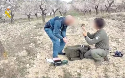 Caza furtiva en La Rioja: el Seprona investigan a un varón por capturar pájaros silvestres con métodos prohibidos.