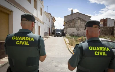 Sorprendido un cazador que utilizaba artes prohibidas para atrapar aves fringílidas en Castellón.